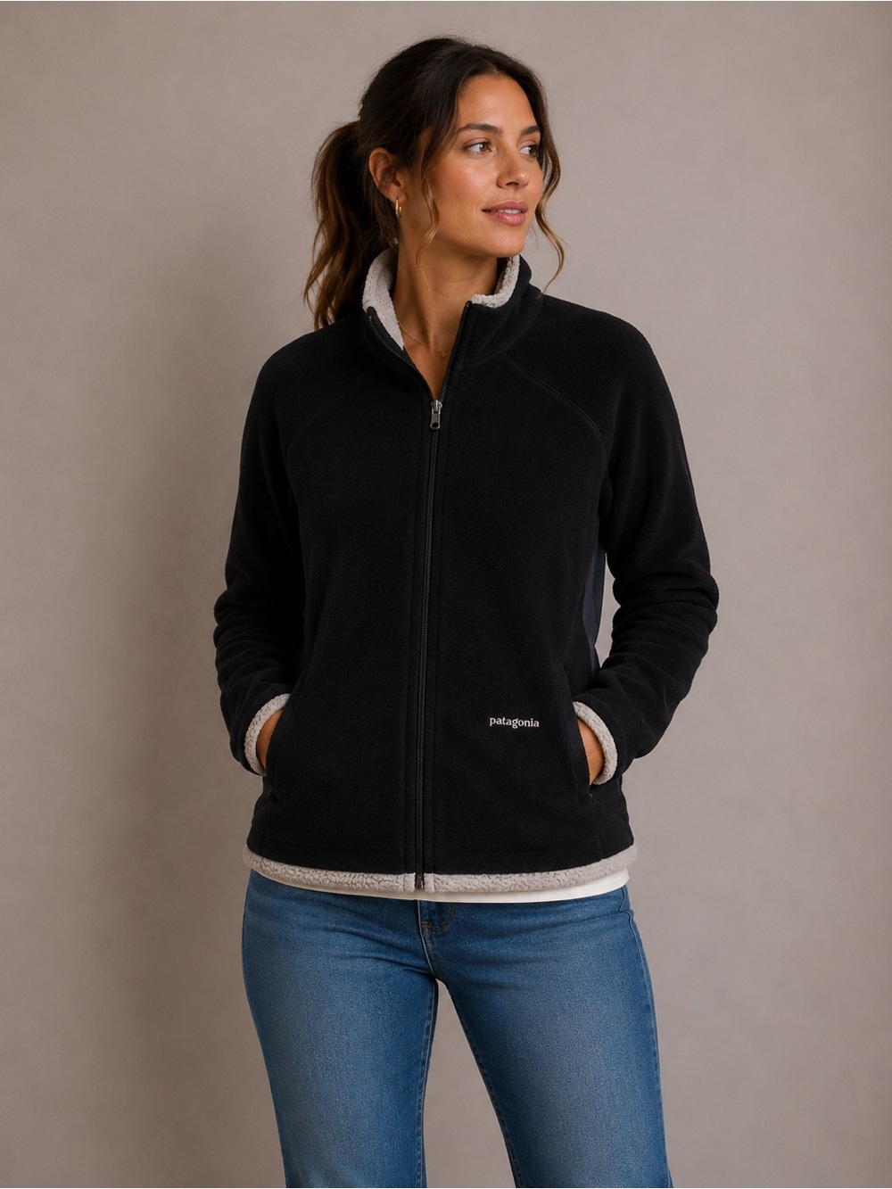 Patagonia Vintage
Women's R4® Black Polar Fleece zip jacket Jacket Sz M
